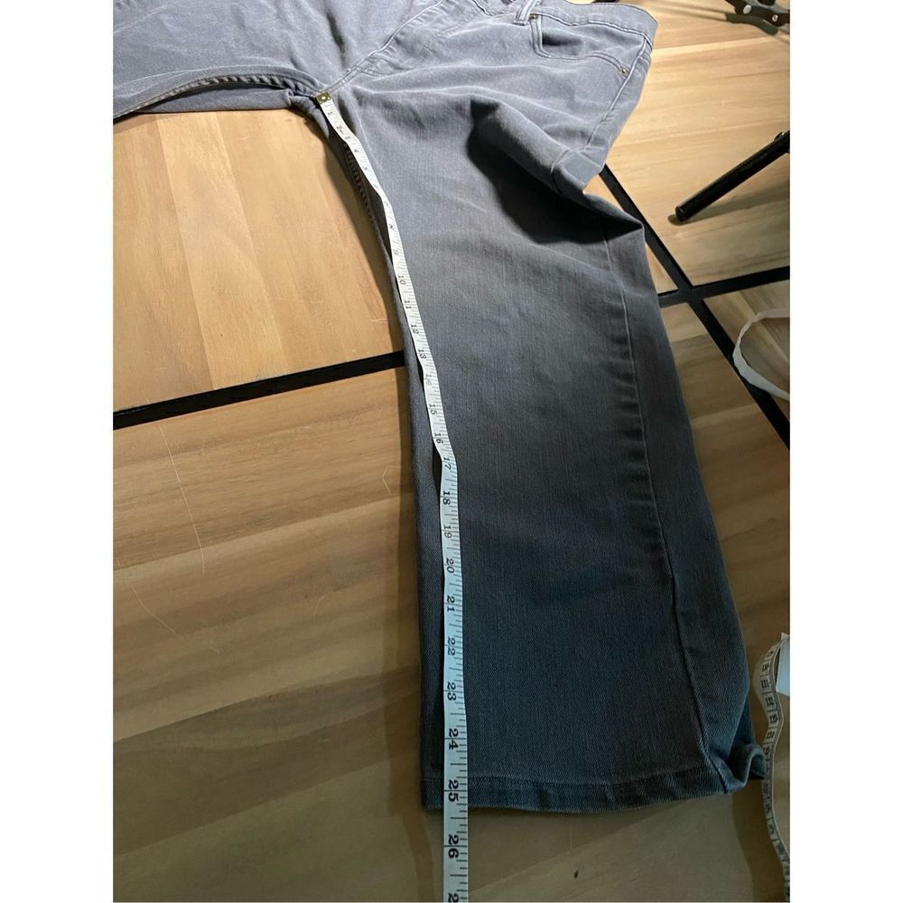 Levi Strauss & Co.‎ - Picture 6 of 6